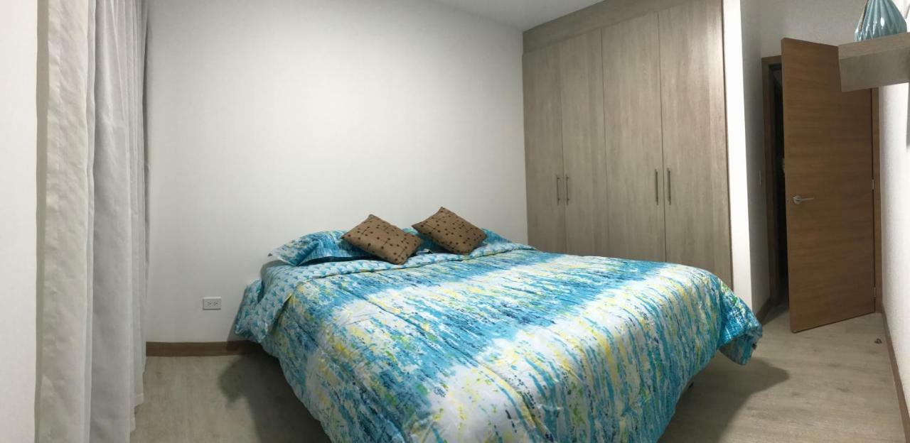 Habitación en Lujoso Departamento - Atelier Quito Exterior foto